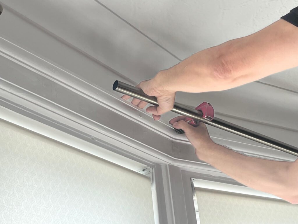 bay window pole installation